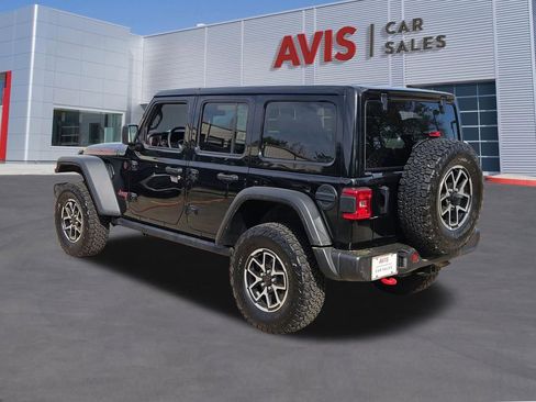 Used 2025 Jeep Wrangler Unlimited Rubicon image 3