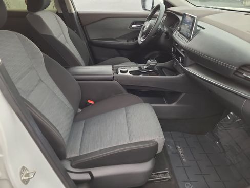 Used 2023 Nissan Rogue SV image 22