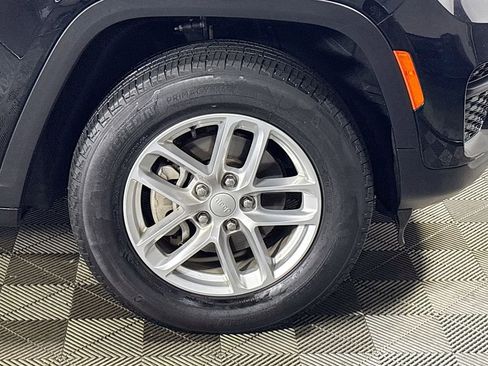 Used 2023 Jeep Grand Cherokee Laredo w/ Luxury Tech Group I image 22