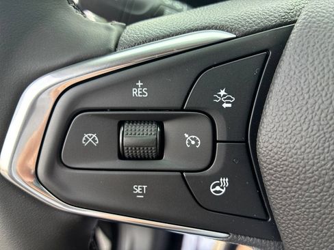 New 2026 Chevrolet Trax LT w/ LT Convenience Package FWD image 18