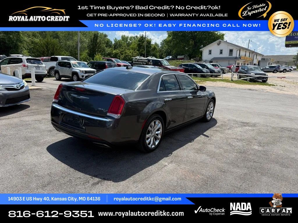 Used 2017 Chrysler 300 C w/ Safetytec Plus Group AWD/4WD image 5