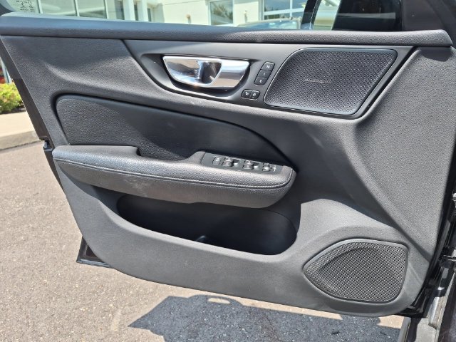Used 2020 Volvo V60 T5 Cross Country AWD/4WD image 25