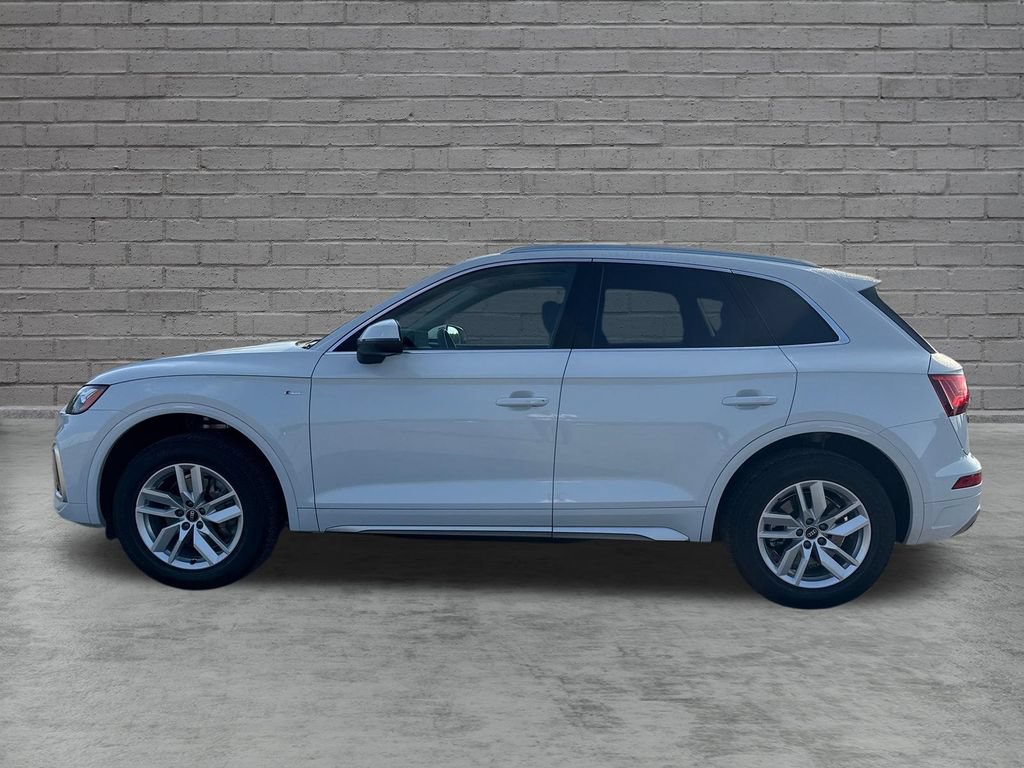 Used 2023 Audi Q5 2.0T Premium w/ Convenience Package AWD/4WD image 4
