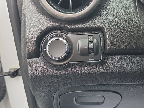 Used 2016 Chevrolet Trax LS FWD image 28