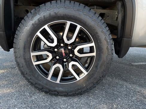 Used 2024 GMC Sierra 1500 AT4 w/ Technology Package image 44