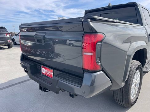 Used 2025 Toyota Tacoma SR5 image 4