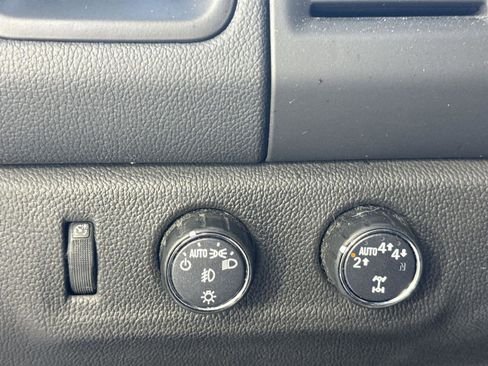 Used 2022 Chevrolet Colorado LT w/ LT Convenience Package image 22