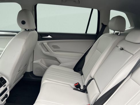 Used 2022 Volkswagen Tiguan SE image 27