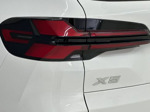 Certified 2024 BMW X5 xDrive40i w/ M Sport Package AWD/4WD image 12