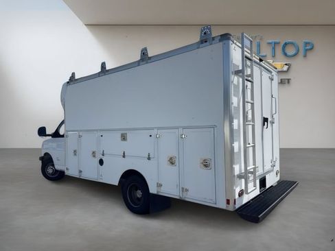 Used 2021 Chevrolet Express 4500 w/ Power Convenience Package RWD image 9