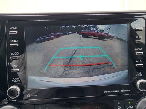 Certified 2020 Toyota Highlander XLE AWD/4WD image 13