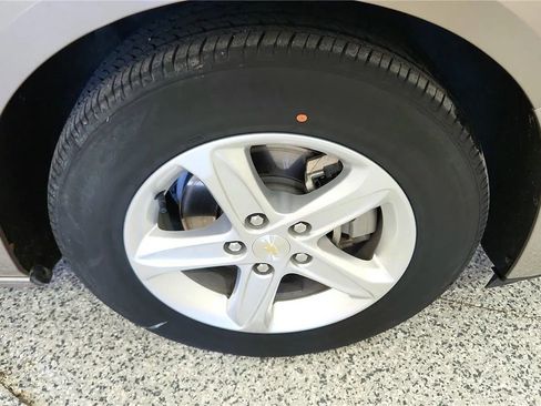 Used 2025 Chevrolet Malibu LS FWD image 13