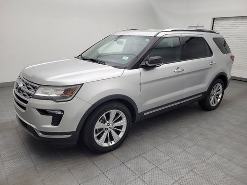 Used 2019 Ford Explorer Limited w/ Class III Trailer Tow Package FWD image 2