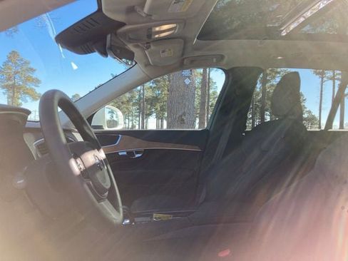 New 2025 Volvo XC90 T8 Core w/ Climate Package image 21