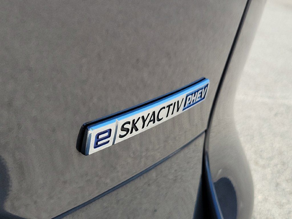 Used 2024 MAZDA CX-90 Plug-In Hybrid w/ Preferred AWD/4WD image 9