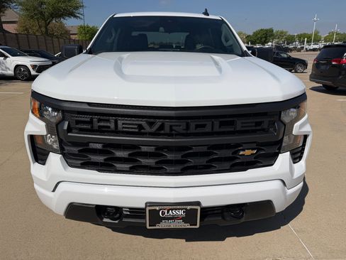 Used 2024 Chevrolet Silverado 1500 Custom RWD image 9