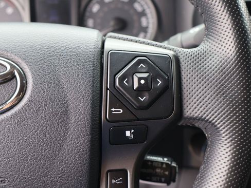 Used 2019 Toyota Tacoma TRD Off-Road w/ Technology Package AWD/4WD image 26