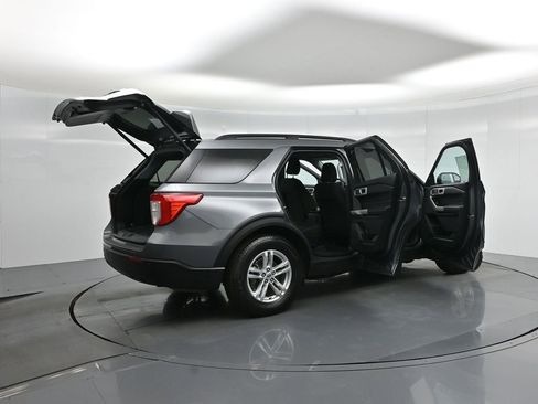 Certified 2022 Ford Explorer XLT image 6
