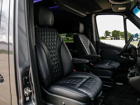 Used 2023 Mercedes-Benz Sprinter 3500 image 52