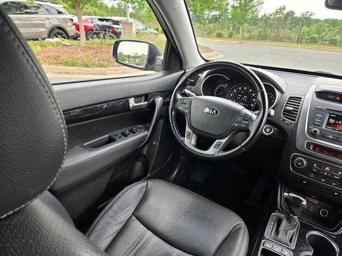 Used 2015 Kia Sorento EX AWD/4WD image 9