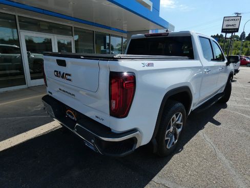 Used 2025 GMC Sierra 1500 SLT w/ SLT Premium Plus Package AWD/4WD image 3