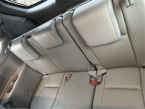 Used 2017 Toyota Highlander XLE image 9