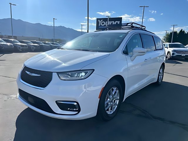 Used 2022 Chrysler Pacifica Touring-L FWD image 7