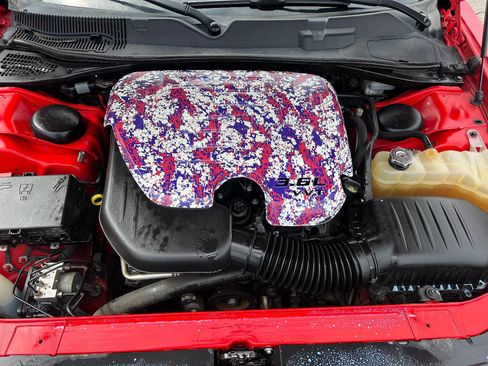 Used 2015 Dodge Challenger SXT image 35