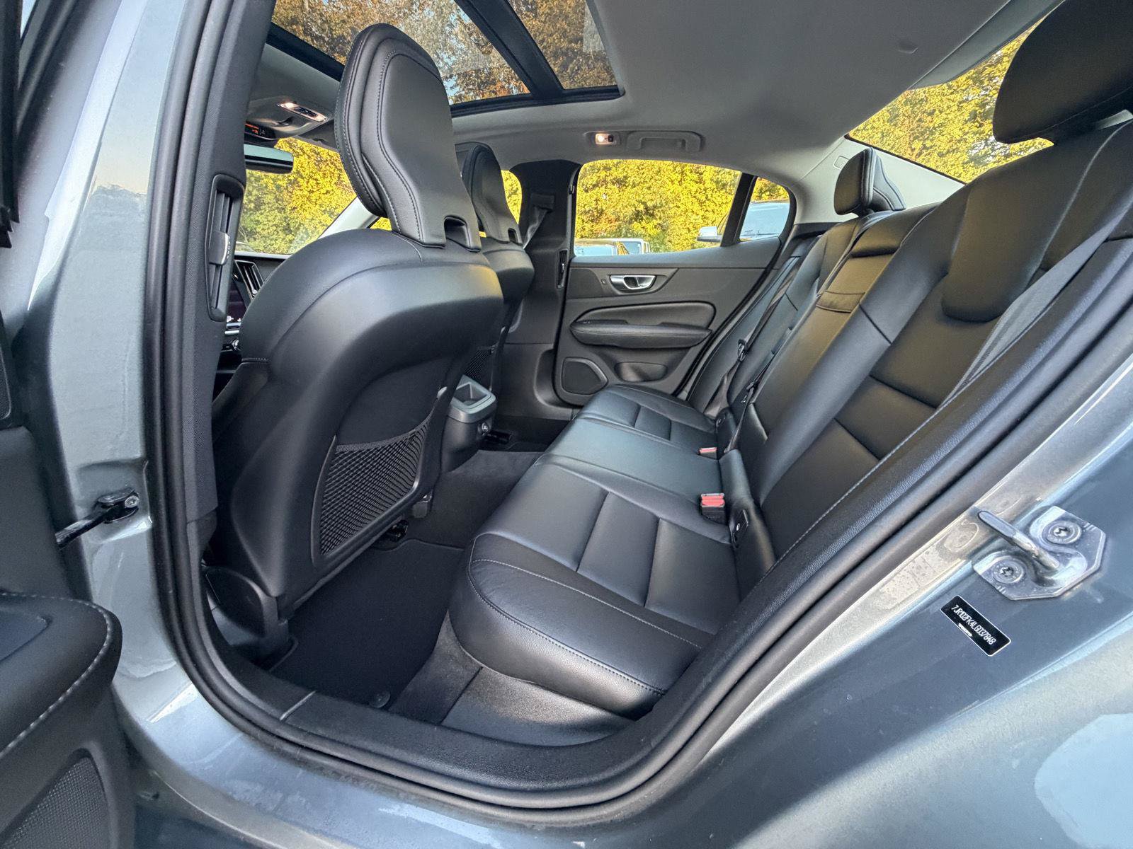 Used 2020 Volvo S60 T5 Momentum FWD image 20