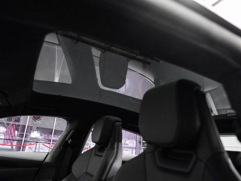 Used 2024 Audi e-tron GT Prestige image 6