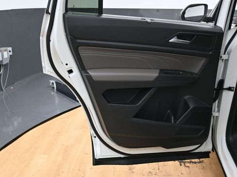 Used 2023 Volkswagen Atlas SE w/ Panoramic Sunroof Package AWD/4WD image 42