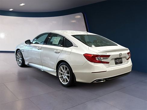 Used 2018 Honda Accord Sport image 5