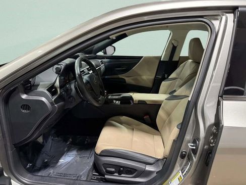 Certified 2021 Lexus ES 300h w/ Premium Package FWD image 25