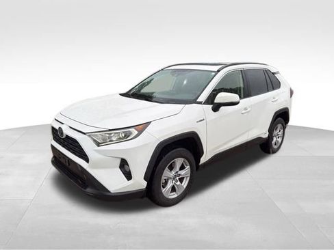 Used 2019 Toyota RAV4 XLE w/ Convenience Package AWD/4WD image 9