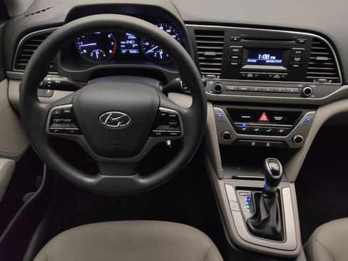 Used 2017 Hyundai Elantra SE w/ Cargo Package image 22