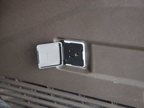 Certified 2021 Chevrolet Tahoe Z71 w/ Rear Media and Nav Package image 31