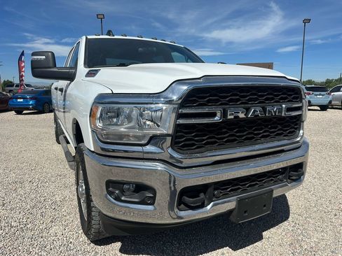 Used 2024 RAM 2500 Tradesman w/ Chrome Appearance Group AWD/4WD image 2