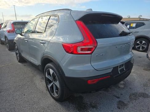 Used 2026 Volvo XC40 B5 Plus AWD/4WD image 3
