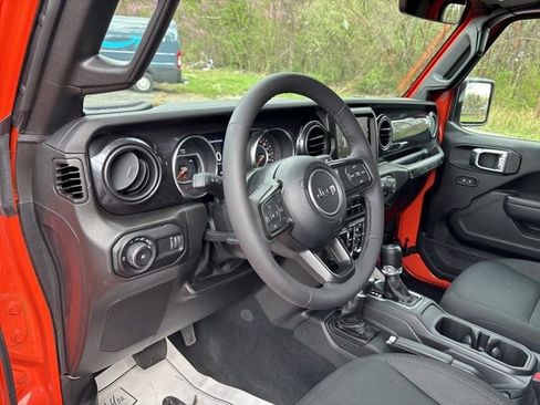 Used 2023 Jeep Wrangler Altitude image 8