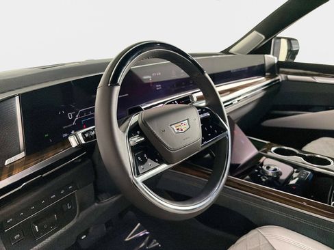 Used 2026 Cadillac Escalade Platinum Sport w/ LPO, Floor Liner Package AWD/4WD image 43