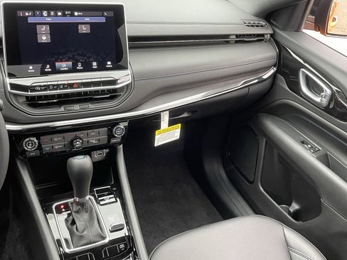 New 2026 Jeep Compass Latitude AWD/4WD image 13