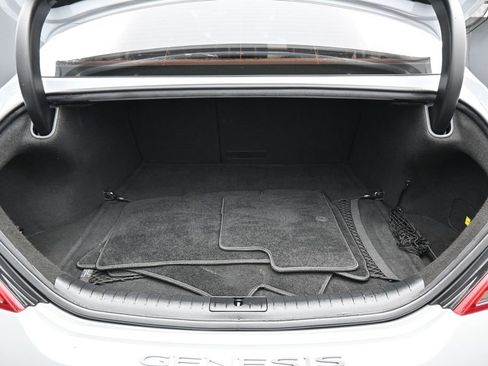 Used 2019 Genesis G70 2.0T Advanced RWD image 34