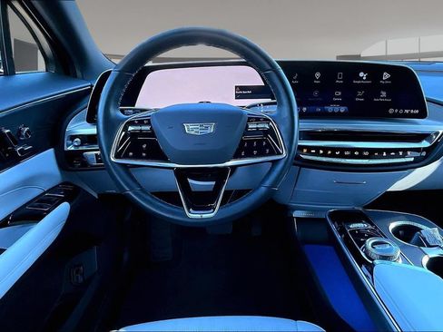Certified 2024 Cadillac Lyriq Luxury AWD/4WD image 5