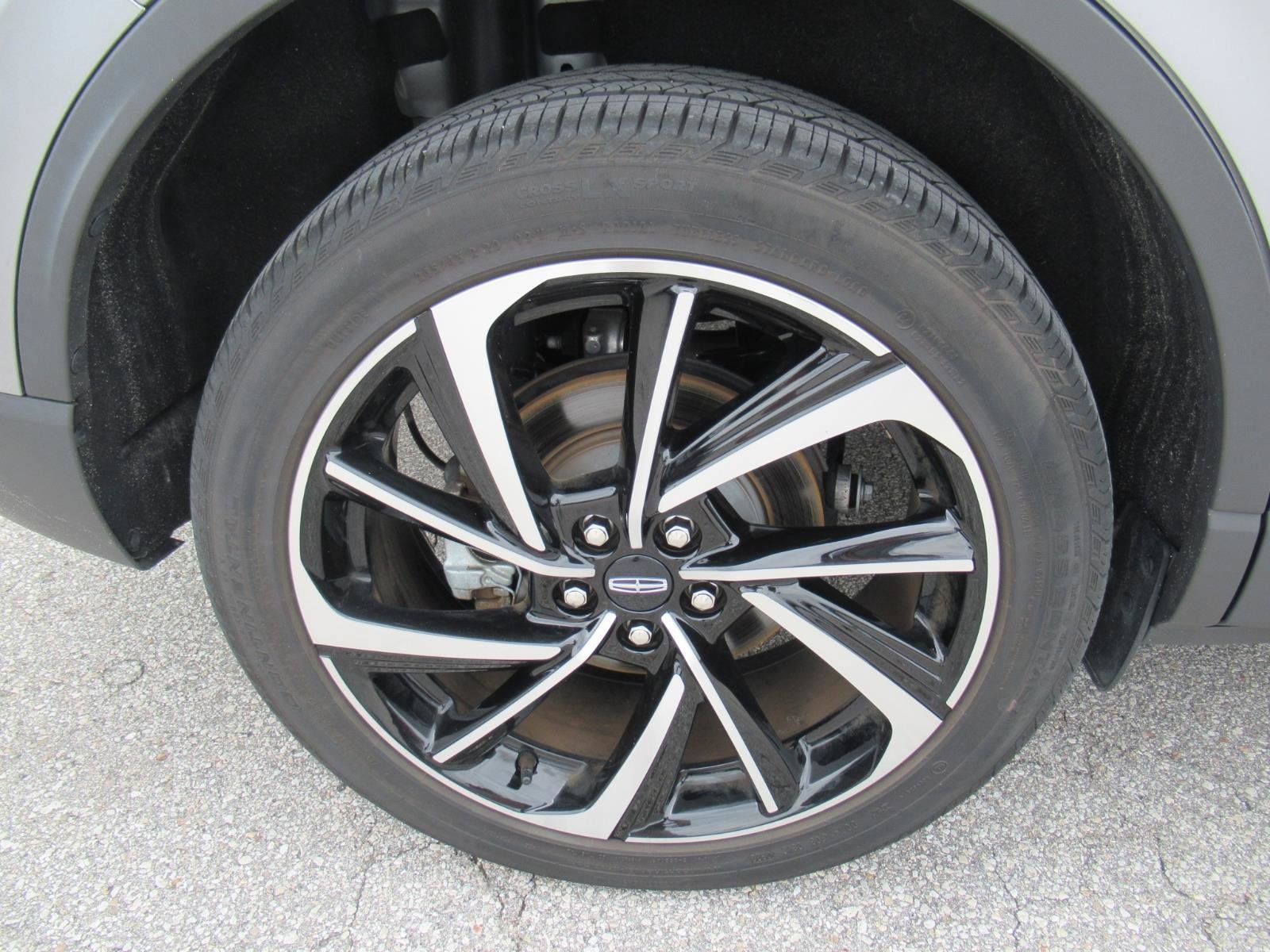 Used 2023 Lincoln Corsair Reserve FWD image 8