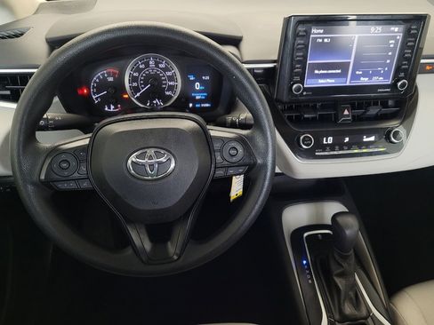 Used 2022 Toyota Corolla LE image 22
