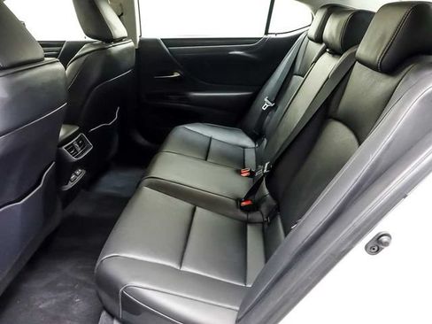 Used 2023 Lexus ES 350 w/ Premium Package FWD image 10