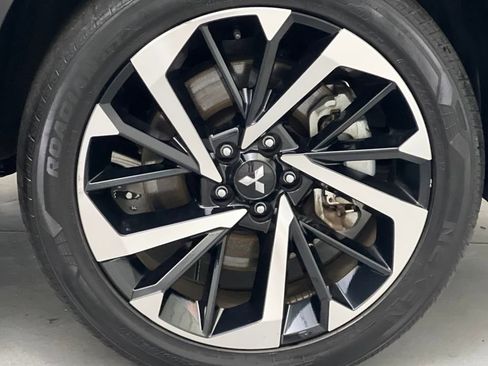 Used 2023 Mitsubishi Outlander SE image 75