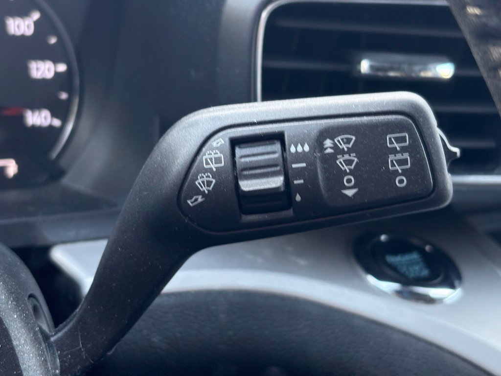 Used 2023 Ford Explorer XLT w/ Equipment Group 202A AWD/4WD image 22