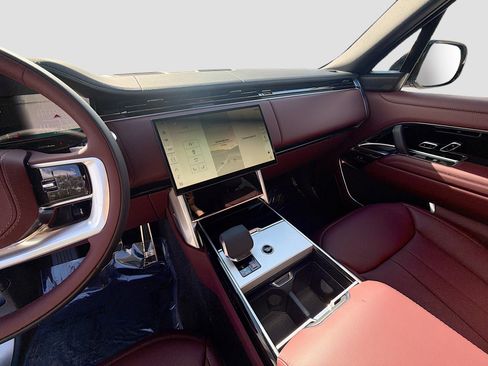 New 2026 Land Rover Range Rover SE image 27