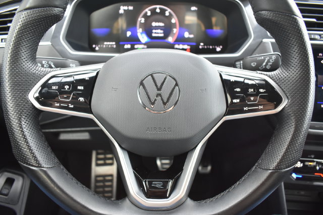 Used 2024 Volkswagen Tiguan SE R-Line AWD/4WD image 23